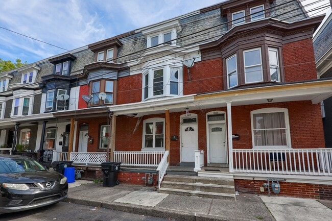 2145 Penn St in Harrisburg, PA - Building Photo - Building Photo