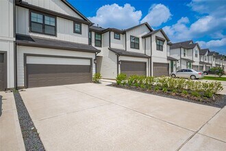 27846 Western Crk Ct in Katy, TX - Building Photo - Building Photo