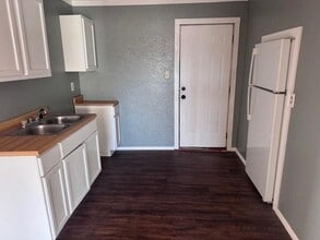 368 Dewey St in Deport, TX - Building Photo - Building Photo