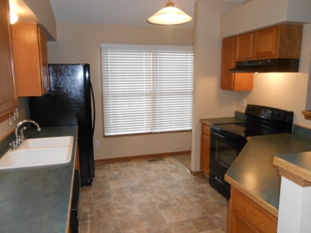 460 Tourmaline Dr in Blacklick, OH - Foto de edificio - Building Photo