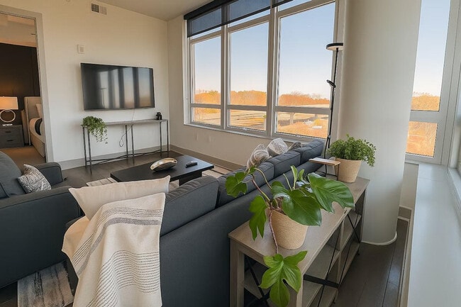 1605 Anderson Rd in McLean, VA - Building Photo - Building Photo