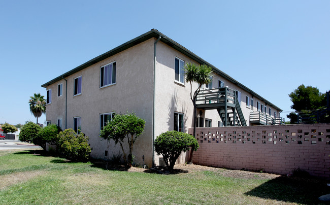 Mateus Apartments in La Mesa, CA - Building Photo - Building Photo