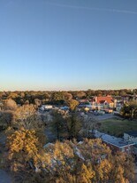 1271 Poplar Ave, Unit 911 in Memphis, TN - Building Photo
