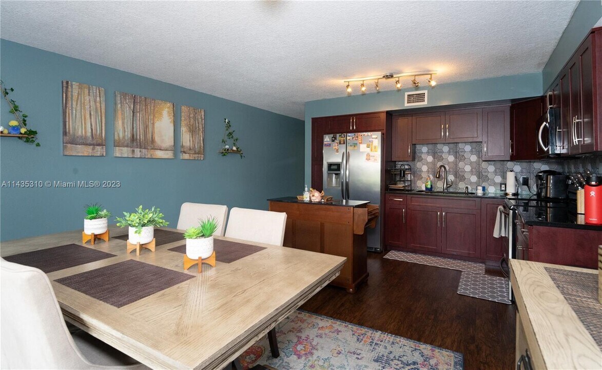 5218 NE 6th Ave in Fort Lauderdale, FL - Building Photo