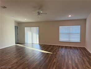 1712 SW 3rd Terrace in Cape Coral, FL - Foto de edificio - Building Photo