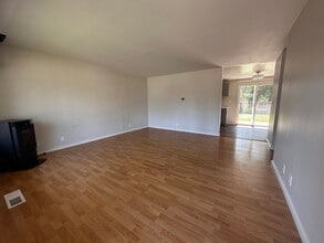 313 Catherine Ct W in Monmouth, OR - Building Photo - Building Photo