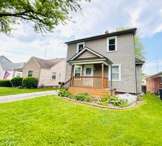 930 Brinton Dr in Toledo, OH - Building Photo