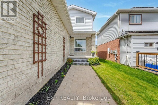 7 Rak Ct in Bradford West Gwillimbury, ON - Building Photo - Building Photo