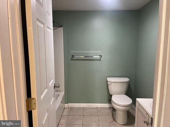 805 W Atlantic Ave in Laurel Springs, NJ - Building Photo - Building Photo