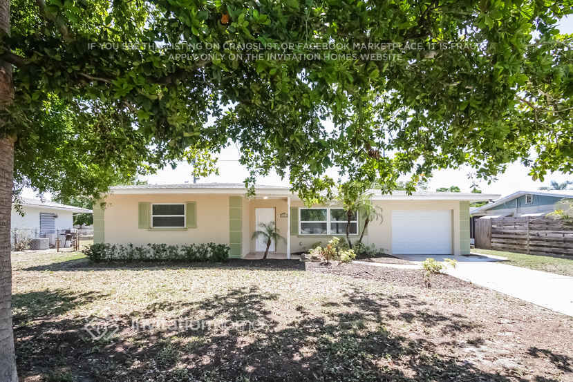 3403 Cambridge Dr W in Bradenton, FL - Building Photo