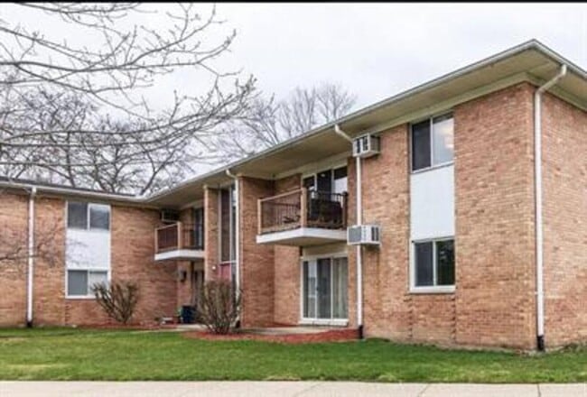 1261 Island Dr in Ann Arbor, MI - Building Photo - Building Photo