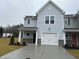 11201 Benton Pointe Way in Chester, VA - Building Photo