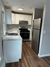 1183 Kingstown Rd, Unit 1183 Kingstown Rd Unit 2R in South Kingstown, RI - Foto de edificio - Building Photo