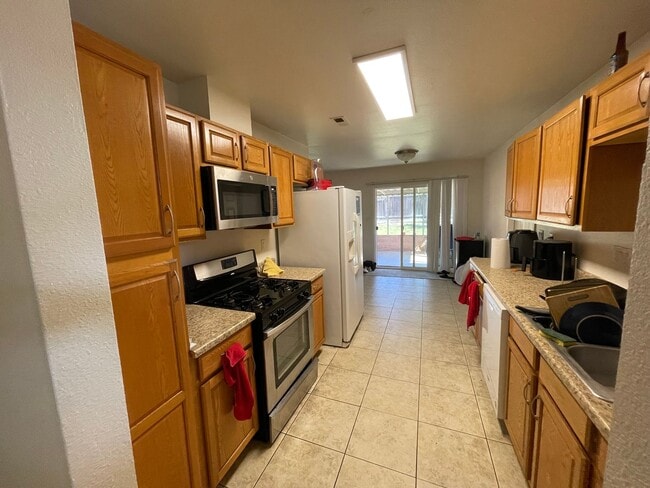 6608 Thornwood St in San Diego, CA - Foto de edificio - Building Photo