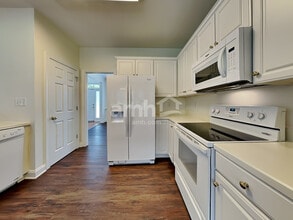 2402 Clovelly Ct in Greensboro, NC - Building Photo - Building Photo