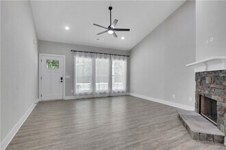9290 Long Hollow Rd in Gainesville, GA - Building Photo - Building Photo