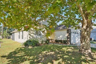 123 Edgewater Cir in Sanford, FL - Building Photo - Building Photo