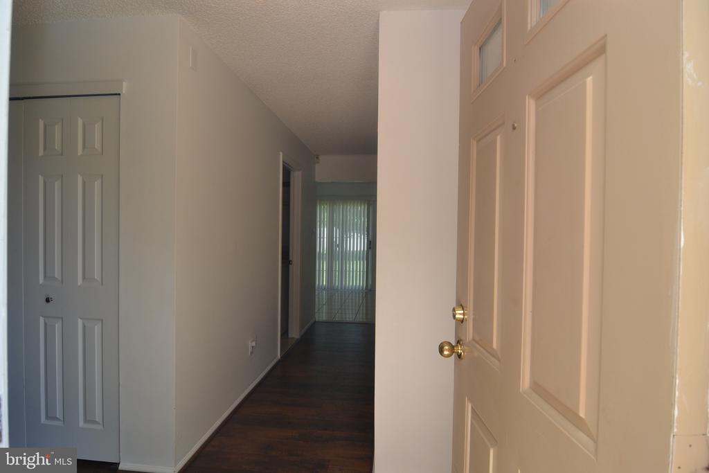 4004 Adelaide Dr in Mount Laurel, NJ - Building Photo