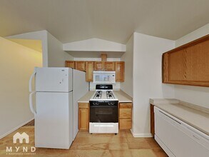 476 W Plumb Ln in Reno, NV - Building Photo - Building Photo