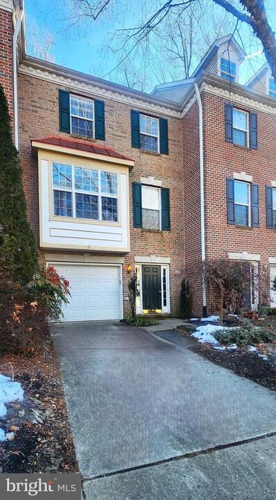 223 Wintergull Ln in Annapolis, MD - Building Photo