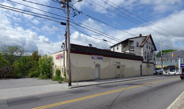 1081 Social St in Woonsocket, RI - Building Photo - Building Photo