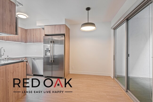 property at 1007 Lincoln Blvd