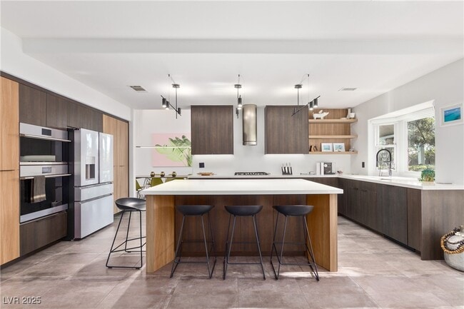 9301 St James Cir in Las Vegas, NV - Building Photo - Building Photo