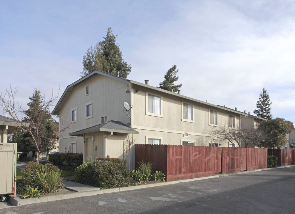 971 Del Rio Dr in Hollister, CA - Building Photo