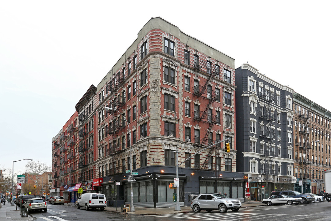 210 Rivington in New York, NY - Building Photo