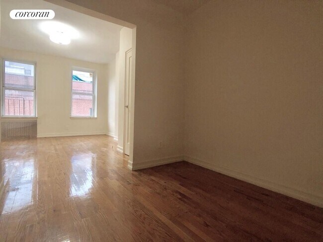 448 W 55th St in New York, NY - Building Photo - Building Photo