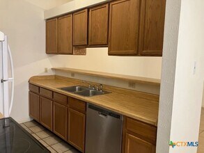 1302 N Bishop St in San Marcos, TX - Building Photo - Building Photo