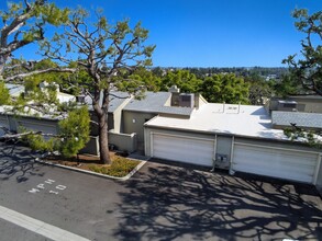 15766 Midwood Dr in Los Angeles, CA - Building Photo - Building Photo