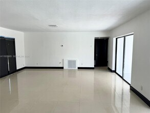 17205 SW 109th Ct in Miami, FL - Building Photo - Building Photo