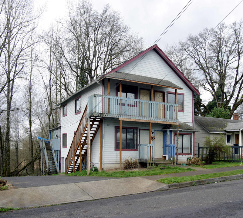 325 SE Everett St in Camas, WA - Building Photo