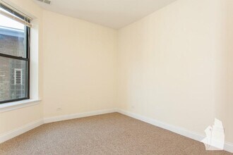 2832 N Albany Ave, Unit 3 in Chicago, IL - Building Photo - Building Photo