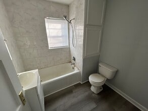 406 E 10th St in Russellville, AR - Building Photo - Building Photo