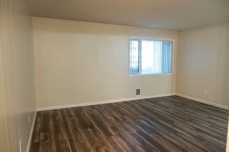 1934 NE Schuyler St in Portland, OR - Building Photo - Building Photo