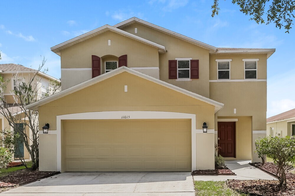 11015 Golden Silence Dr in Riverview, FL - Building Photo