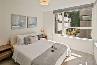 516 Broadway E, Unit GO ID1035860P in Seattle, WA - Foto de edificio - Building Photo