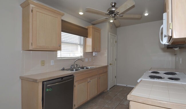 6203 S Leigh St in Amarillo, TX - Building Photo - Building Photo