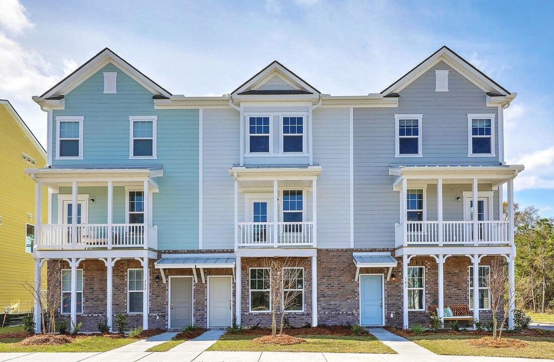 205 Harlequin Alley in Daniel Island, SC - Building Photo