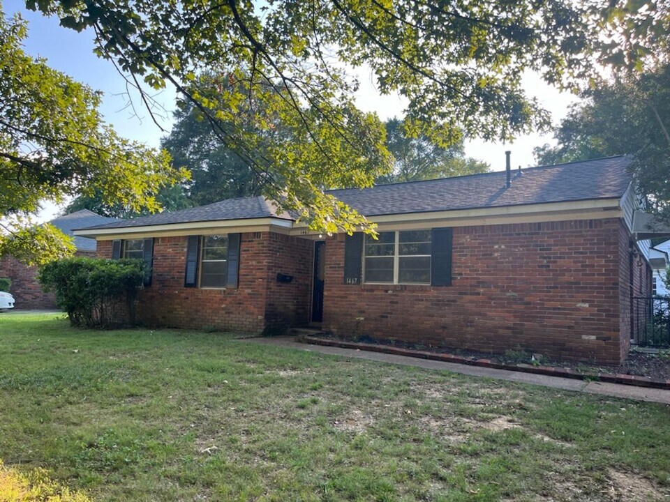 1467 Wheaton St in Memphis, TN - Building Photo
