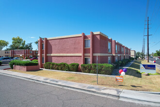 La Terraza in Phoenix, AZ - Foto de edificio - Building Photo