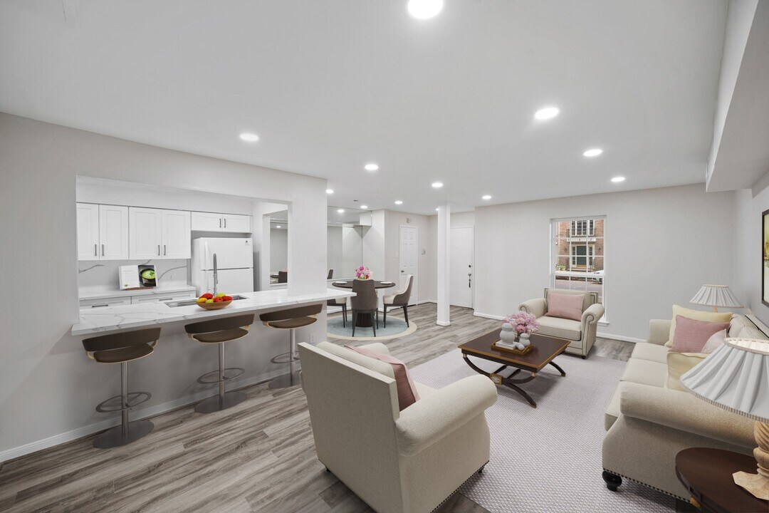 357 N Post Oak Ln in Houston, TX - Building Photo