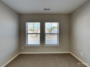 301 Brakeman St in Knightdale, NC - Foto de edificio - Building Photo