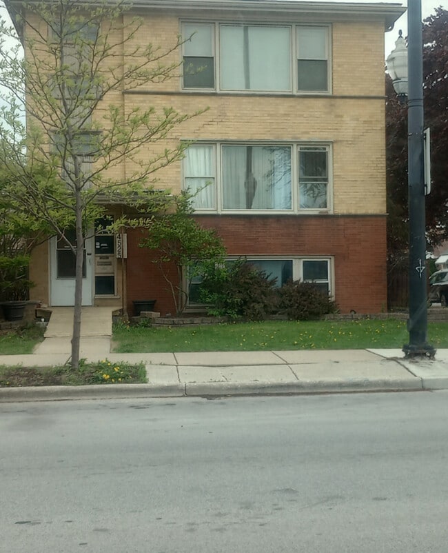 property at 4525 W Marquette Rd