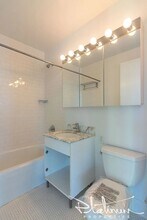 505 W 37th St in New York, NY - Foto de edificio - Building Photo