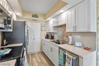 896 Buttonwood Dr in Fort Myers Beach, FL - Building Photo - Building Photo