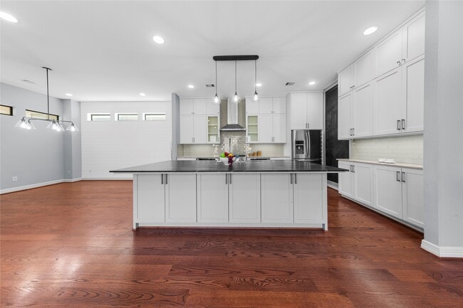 property at 4215 Lillian St