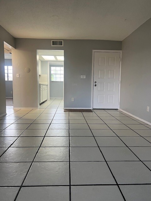 5825 62nd Ave N in Pinellas Park, FL - Building Photo - Building Photo